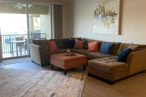 Townhouse in Treasure Island, Florida 3 bedrooms, 260.59 sq.m. № 1819057 - photo 5