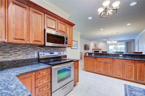 Townhouse in Treasure Island, Florida 3 bedrooms, 260.59 sq.m. № 1819057 - photo 17