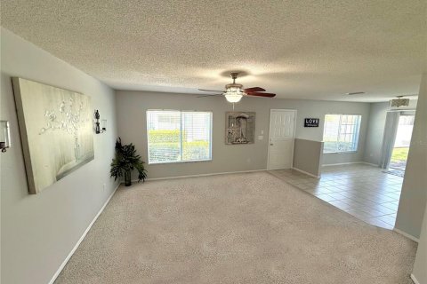 Townhouse in Brandon, Florida 3 bedrooms, 126.72 sq.m. № 1866278 - photo 15