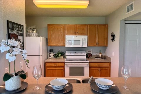 Townhouse in Brandon, Florida 3 bedrooms, 126.72 sq.m. № 1866278 - photo 8