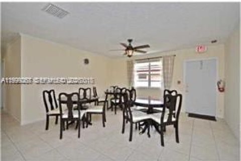 Propiedad comercial en venta en Hallandale Beach, Florida, 1299.7 m2 № 2064038 - foto 7