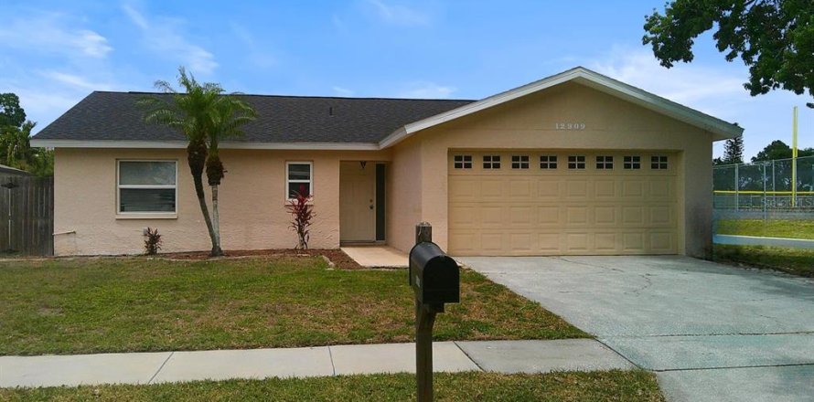 Villa ou maison à Largo, Floride 4 chambres, 169.64 m2 № 2092971