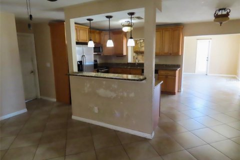 Villa ou maison à vendre à Largo, Floride: 4 chambres, 169.64 m2 № 2092971 - photo 2