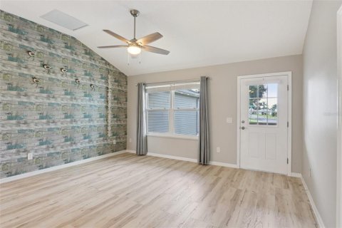 Villa ou maison à vendre à The Villages, Floride: 3 chambres, 129.32 m2 № 1829134 - photo 5