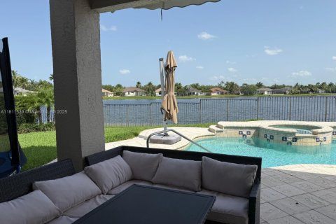 Villa ou maison à vendre à Weston, Floride: 5 chambres, 348.1 m2 № 1939509 - photo 4