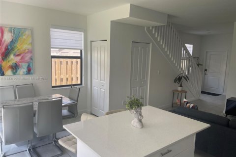 Adosado en venta en Homestead, Florida, 3 dormitorios, 123.37 m2 № 2054193 - foto 5