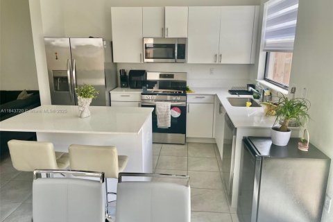 Adosado en venta en Homestead, Florida, 3 dormitorios, 123.37 m2 № 2054193 - foto 6
