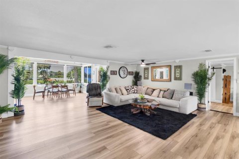 Casa en venta en New Port Richey, Florida, 3 dormitorios, 163.14 m2 № 2267506 - foto 15