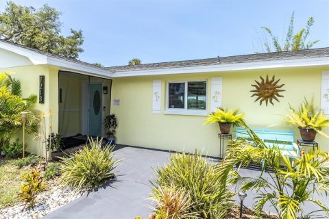 Casa en venta en New Port Richey, Florida, 3 dormitorios, 163.14 m2 № 2267506 - foto 2