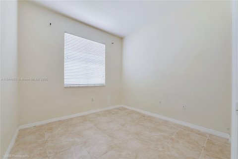 Villa ou maison à louer à Homestead, Floride: 3 chambres, 112.97 m2 № 1978274 - photo 4