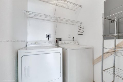 Villa ou maison à louer à Homestead, Floride: 3 chambres, 112.97 m2 № 1978274 - photo 11