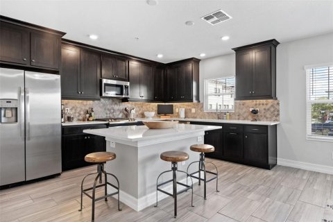 Adosado en venta en Tampa, Florida, 4 dormitorios, 233.28 m2 № 1837456 - foto 14
