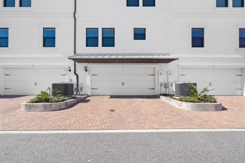 Adosado en venta en Tampa, Florida, 4 dormitorios, 233.28 m2 № 1837456 - foto 25