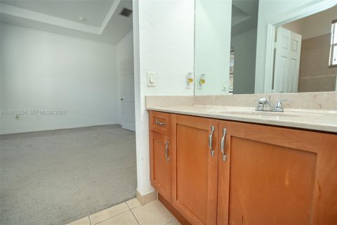 Copropriété à vendre à Miramar, Floride: 3 chambres, 139.82 m2 № 2089903 - photo 28