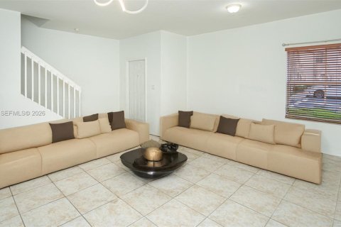 Copropriété à vendre à Miramar, Floride: 3 chambres, 139.82 m2 № 2089903 - photo 4