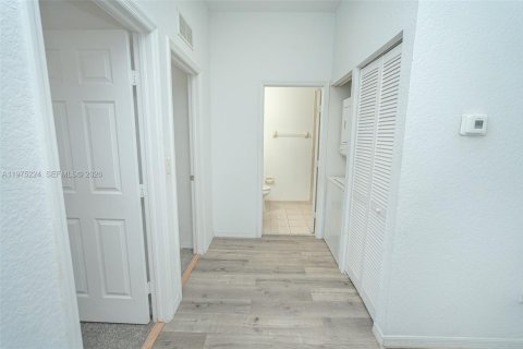Copropriété à vendre à Miramar, Floride: 3 chambres, 139.82 m2 № 2089903 - photo 17