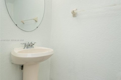Copropriété à vendre à Miramar, Floride: 3 chambres, 139.82 m2 № 2089903 - photo 6