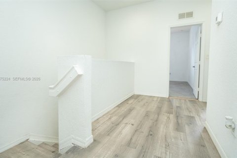Copropriété à vendre à Miramar, Floride: 3 chambres, 139.82 m2 № 2089903 - photo 12