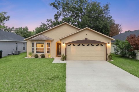 Villa ou maison à vendre à Orlando, Floride: 3 chambres, 124.4 m2 № 2215638 - photo 2