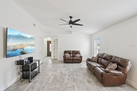 Villa ou maison à vendre à Orlando, Floride: 3 chambres, 124.4 m2 № 2215638 - photo 4
