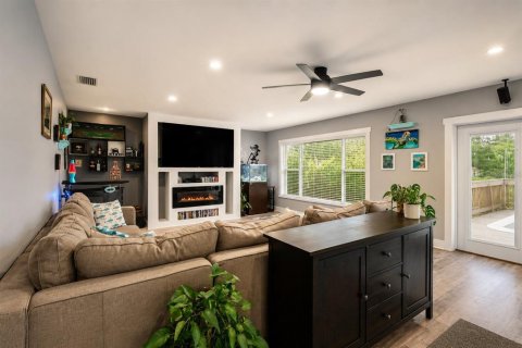 House in Palmetto, Florida 3 bedrooms, 194.63 sq.m. № 2101945 - photo 3