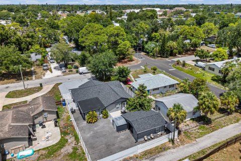 Casa en venta en Bradenton, Florida, 5 dormitorios, 184.23 m2 № 2157442 - foto 5