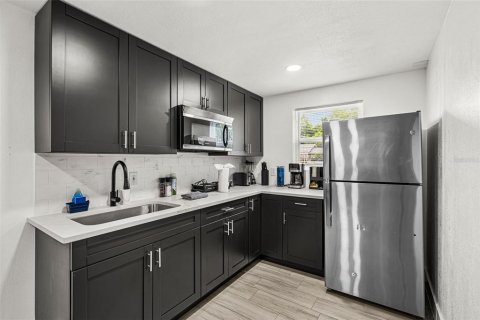 Casa en venta en Bradenton, Florida, 5 dormitorios, 184.23 m2 № 2157442 - foto 18
