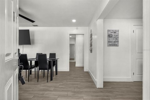 Casa en venta en Bradenton, Florida, 5 dormitorios, 184.23 m2 № 2157442 - foto 13