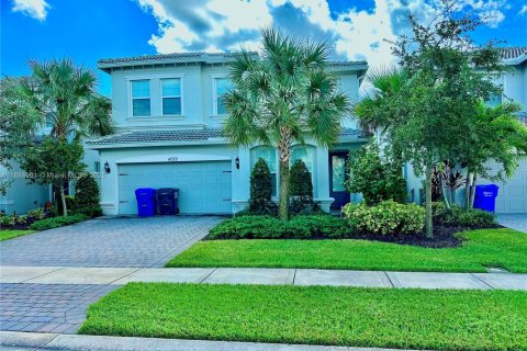 Casa en Hollywood, Florida 5 dormitorios, 232.44 m2 № 2012259