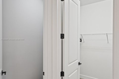 Casa en alquiler en Hollywood, Florida, 5 dormitorios, 232.44 m2 № 2012259 - foto 16