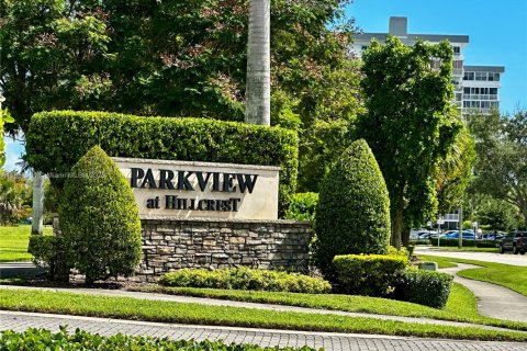 Casa en alquiler en Hollywood, Florida, 5 dormitorios, 232.44 m2 № 2012259 - foto 2