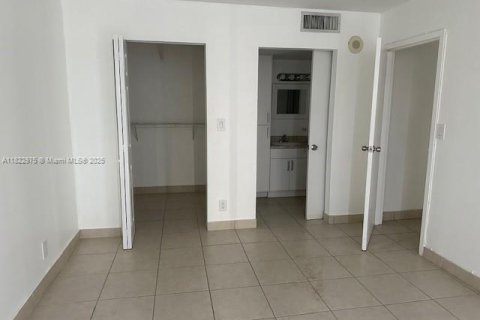 Condominio en alquiler en Sunny Isles Beach, Florida, 1 dormitorio, 71.26 m2 № 1787195 - foto 9