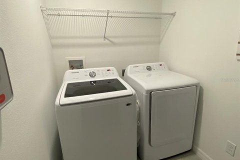 Adosado en venta en Davenport, Florida, 3 dormitorios, 150.87 m2 № 2197745 - foto 11
