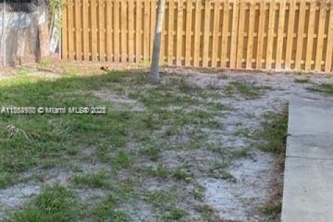 Immobilier commercial à vendre à Fort Lauderdale, Floride: 247.12 m2 № 1979427 - photo 11