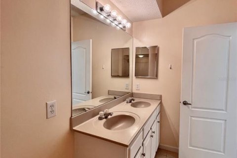 Townhouse in Orlando, Florida 3 bedrooms, 129.69 sq.m. № 2145484 - photo 18