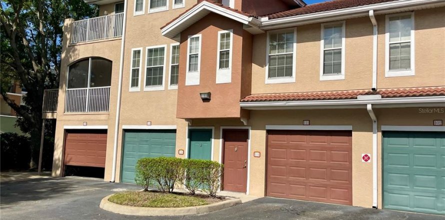 Townhouse in Orlando, Florida 3 bedrooms, 129.69 sq.m. № 2145484