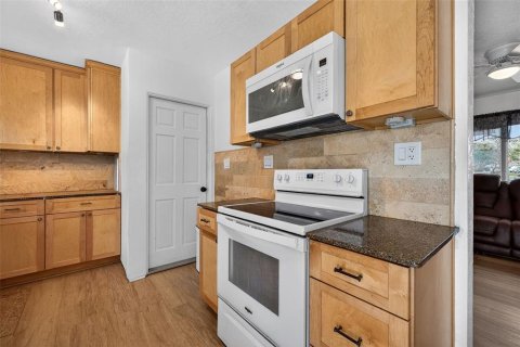 Villa ou maison à vendre à Seminole, Floride: 3 chambres, 100.06 m2 № 2142006 - photo 7