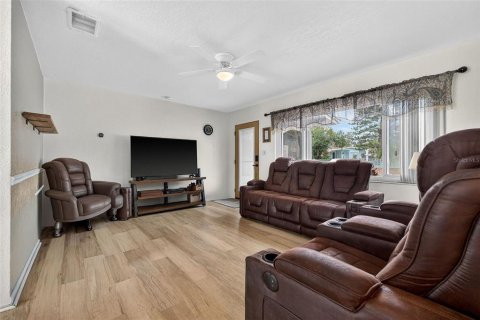 Villa ou maison à vendre à Seminole, Floride: 3 chambres, 100.06 m2 № 2142006 - photo 4