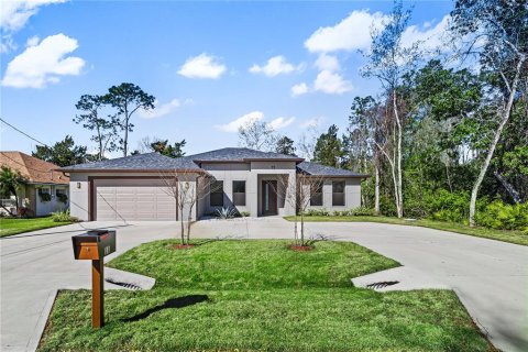 House in Palm Coast, Florida 4 bedrooms, 236.71 sq.m. № 1751295 - photo 1