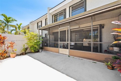 Touwnhouse à vendre à Hollywood, Floride: 3 chambres, 170.01 m2 № 1868716 - photo 3