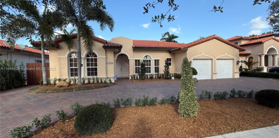 Villa ou maison à Miami Lakes, Floride 4 chambres, 240.99 m2 № 1848832