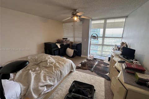 Condo in Miami, Florida, 2 bedrooms  № 1766548 - photo 16