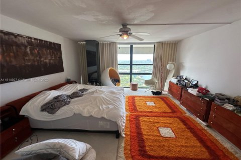 Condo in Miami, Florida, 2 bedrooms  № 1766548 - photo 7