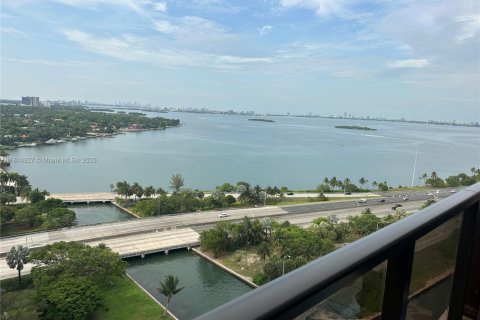Condo in Miami, Florida, 2 bedrooms  № 1766548 - photo 6