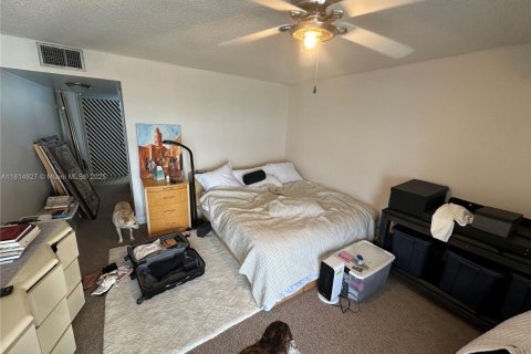 Condo in Miami, Florida, 2 bedrooms  № 1766548 - photo 13