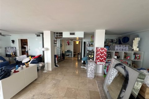 Condo in Miami, Florida, 2 bedrooms  № 1766548 - photo 5