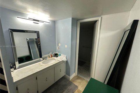 Condo in Miami, Florida, 2 bedrooms  № 1766548 - photo 10