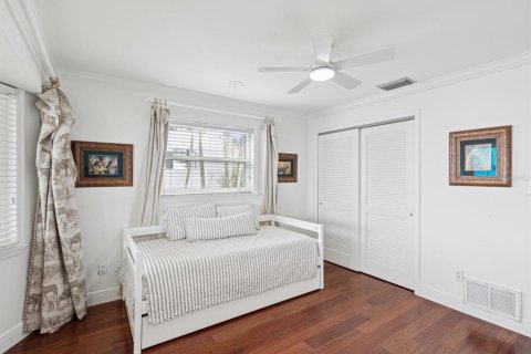 House in Belleair Beach, Florida 3 bedrooms, 175.21 sq.m. № 2198344 - photo 23