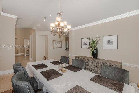 Casa en alquiler en Pembroke Pines, Florida, 4 dormitorios, 261.06 m2 № 2074983 - foto 24