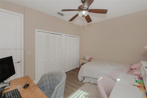 Casa en alquiler en Pembroke Pines, Florida, 4 dormitorios, 261.06 m2 № 2074983 - foto 30